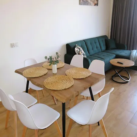 New Homes For 7 People, Casa vacanze